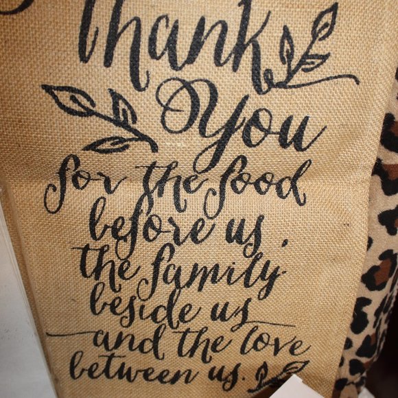 HP 6/21 DECOR, TABLE RUNNER, 2 CANDLES & BAG HEART - Picture 2 of 8